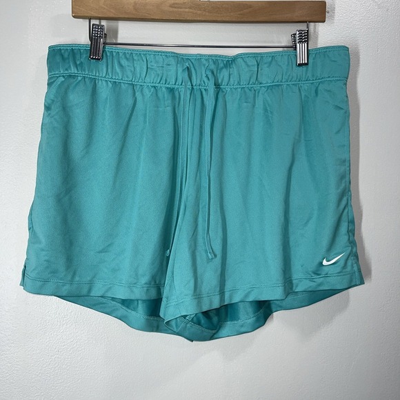 Nike‎ Women's Shorts Training Dri-fit Large NWT Gym Running - Picture 1 of 9